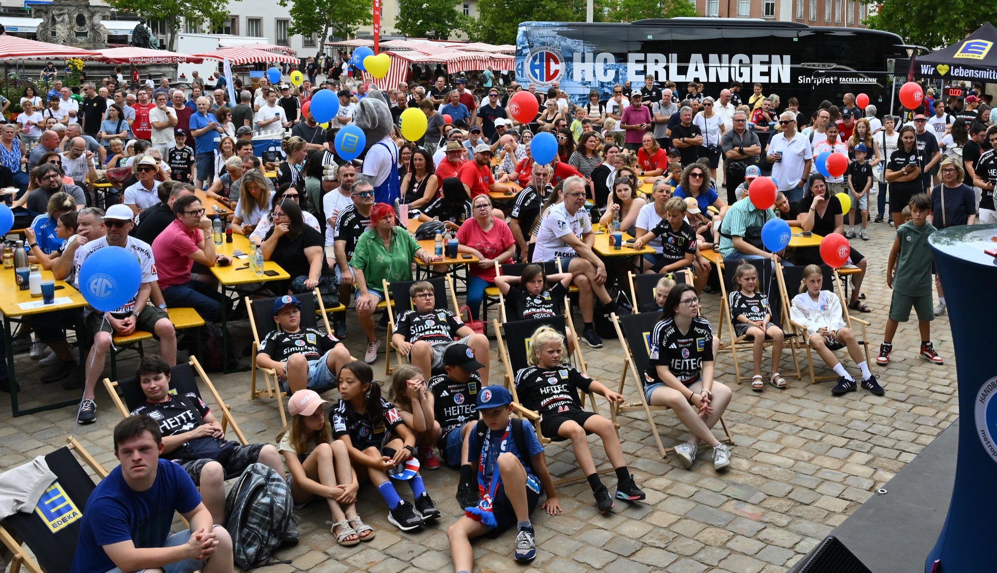 Saisoneröffnung 2025: HC Erlangen feiert mit Fans, Spielern und Meisterjugend ein Fest der Handballbegeisterung