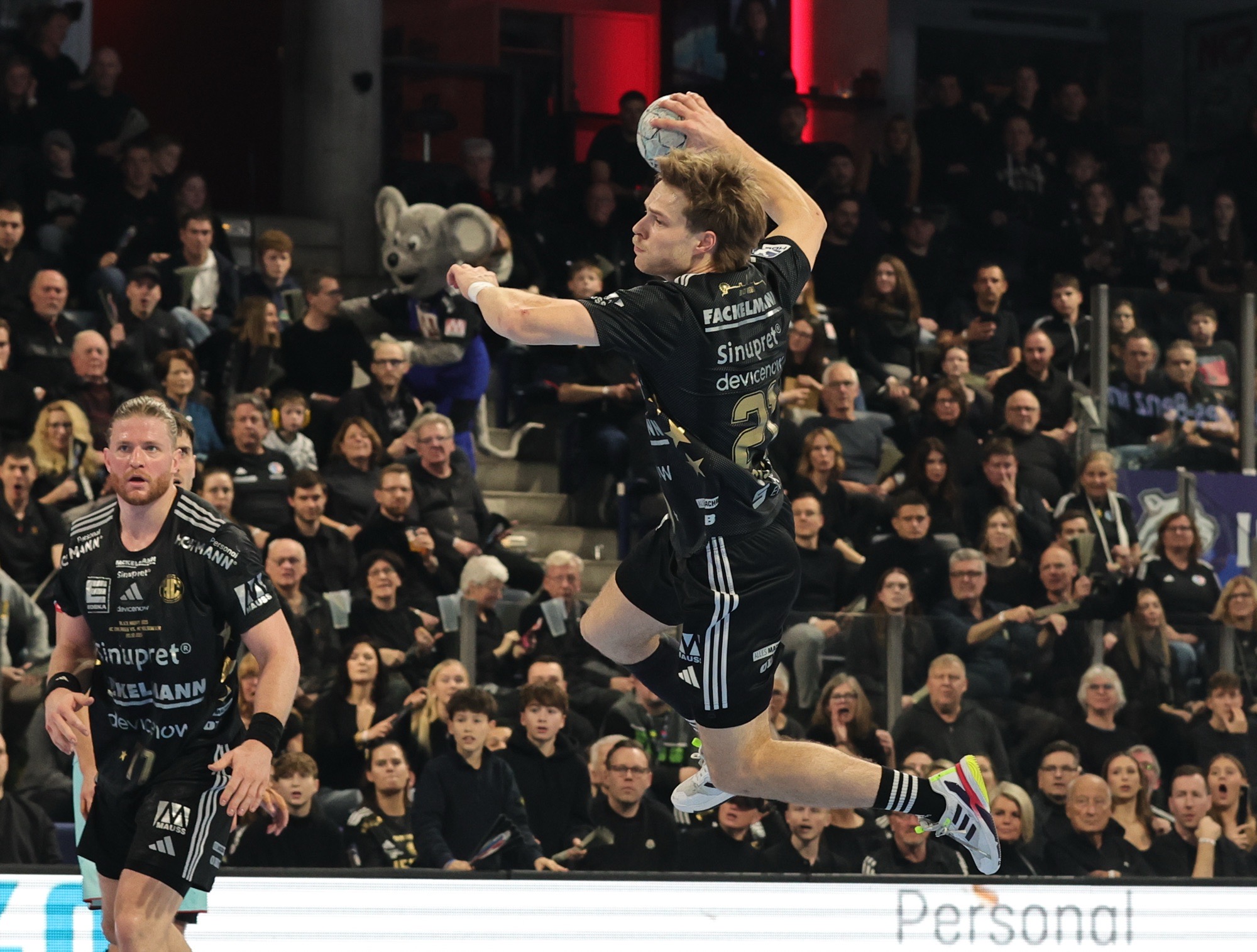 Spannung, Drama und ein Herzschlagfinale: Black Night wird zum absoluten Handballkrimi