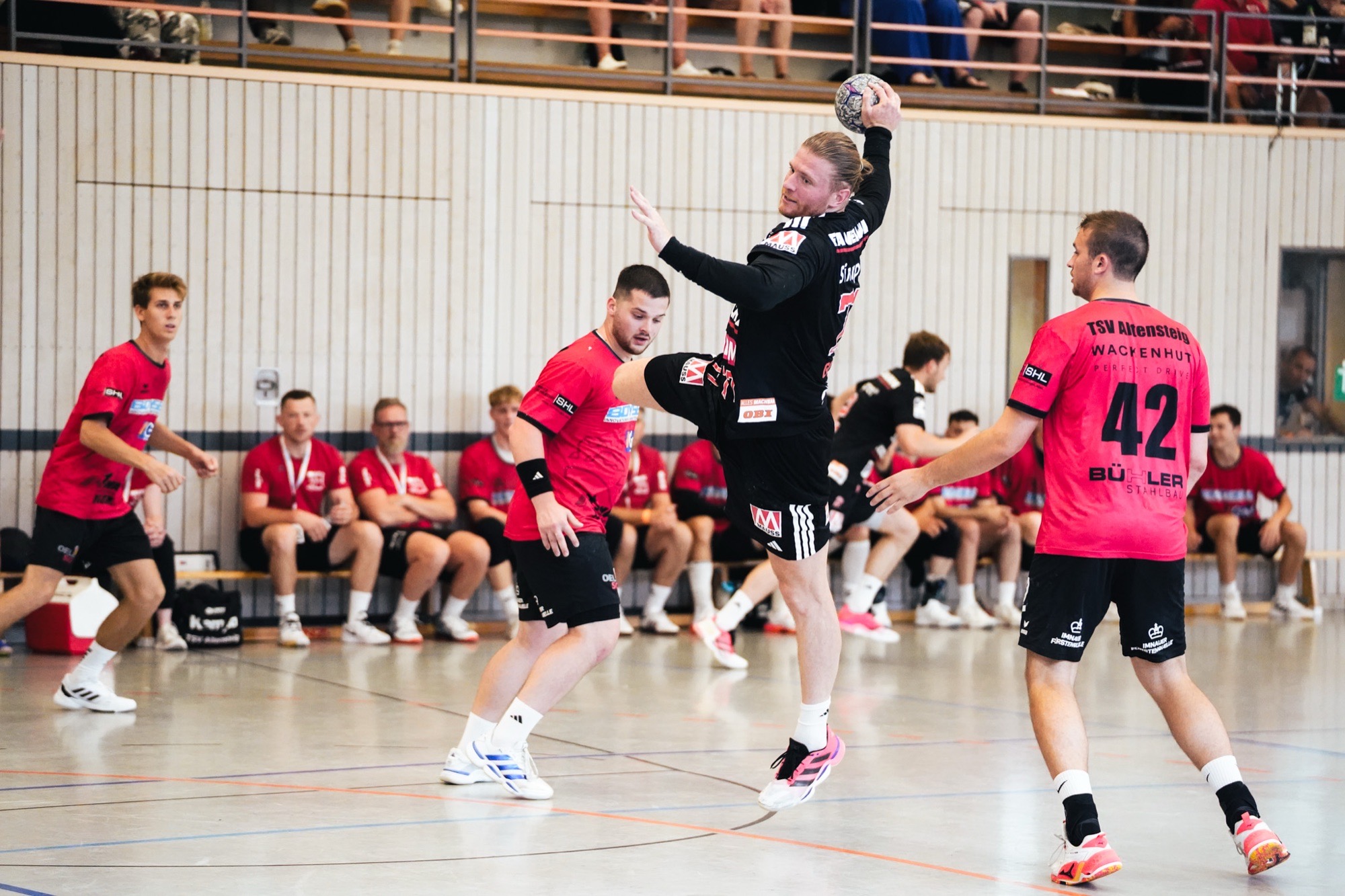 HCE mit souveränem Turnierauftakt